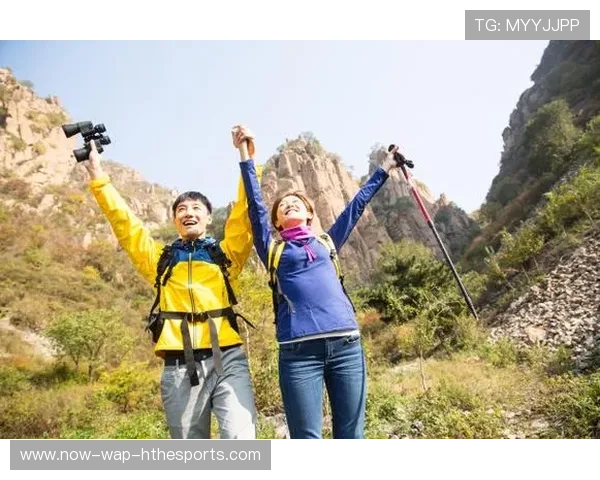 世界登山青年导师暑期营志愿服务成果展映启动，青年登山活动